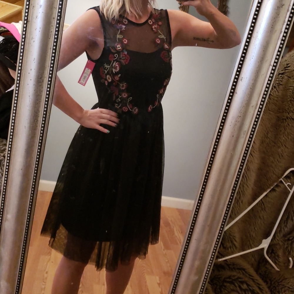 Black Tulle flora embroidered dress